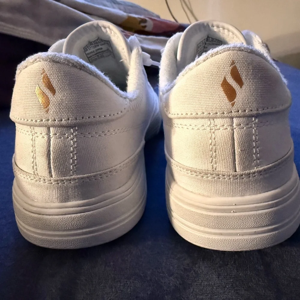 Skechers Women’s Arch Fit Arcade Slip On White Sneakers. Size 8.5 wide - Picture 7 of 8